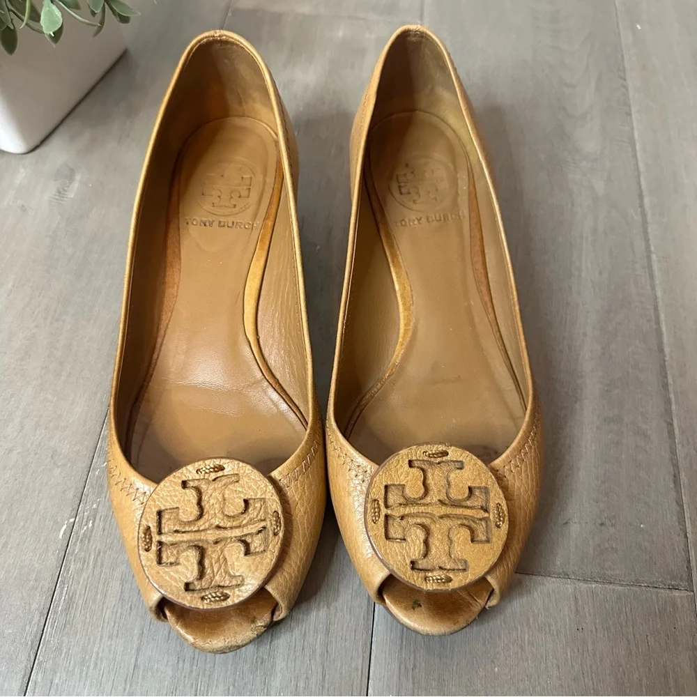 Tory Burch Sally Wedge Shoes Tan
